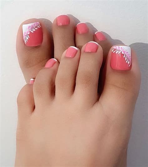 summer toe nails